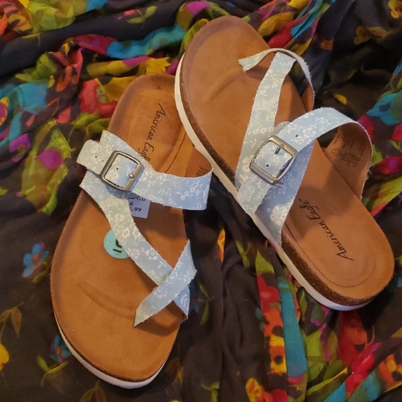 ⭐American Eagle⭐ - Picture 1 of 3